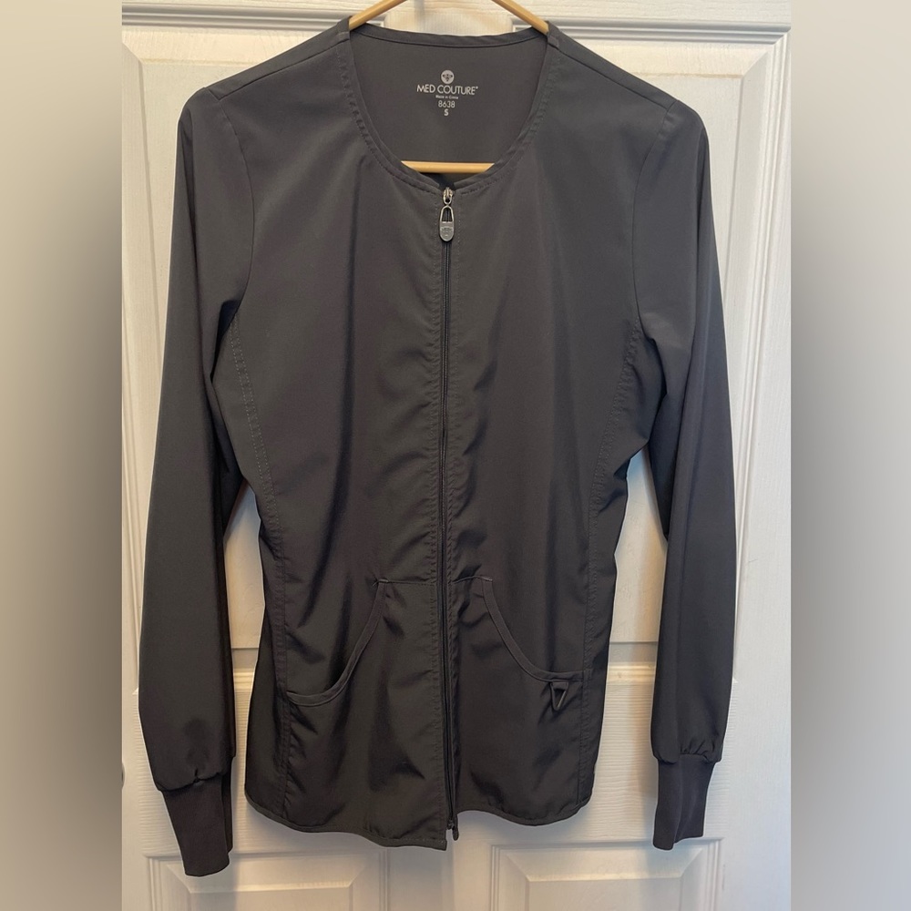 Med Couture Gray Scrub Jacket Small